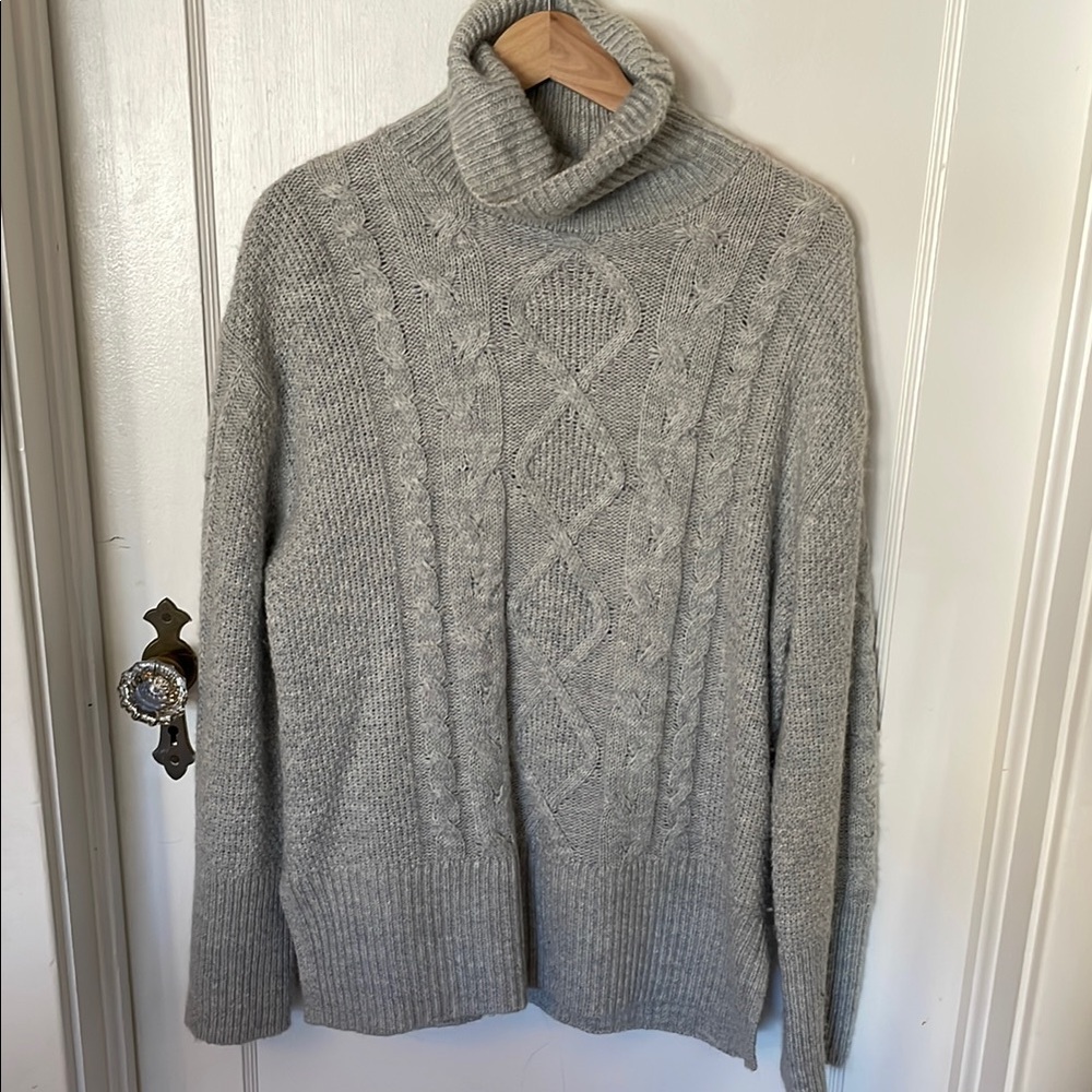 Gap Cozy Gray Cable Knit Turtleneck Sweater
